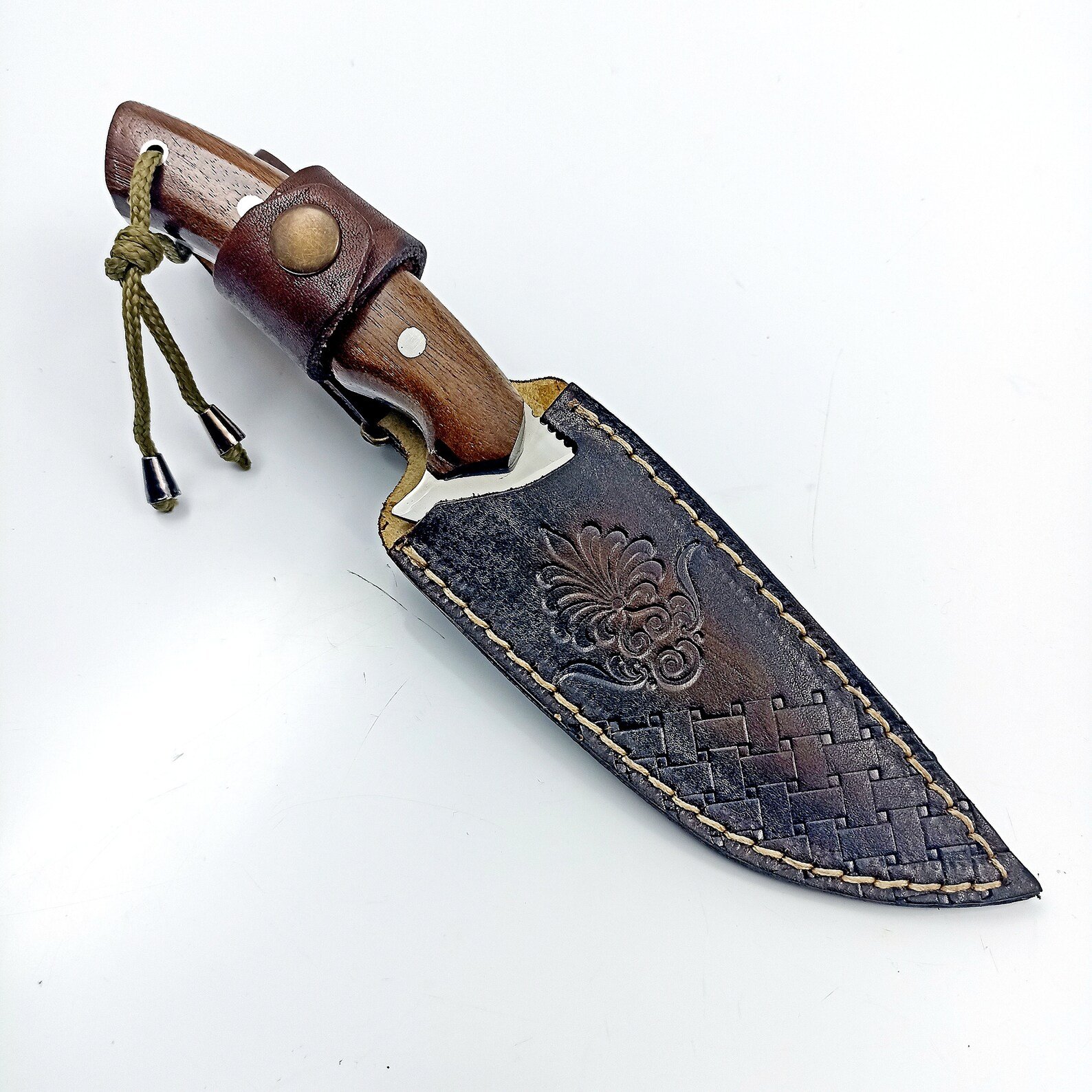 Fixed Blade Hunting Knife – Classic Wooden Handle Design Fixed Blade Hunting Knife
